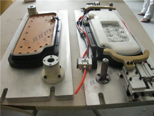 遮陽板焊接機(jī)模具
