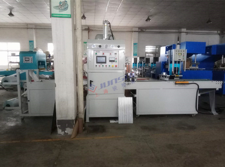 全自動(dòng)地暖膜熱合機(jī)